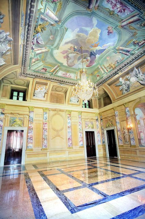 Villa Fenaroli Palace Hotel เรซซาโต ภายนอก รูปภาพ